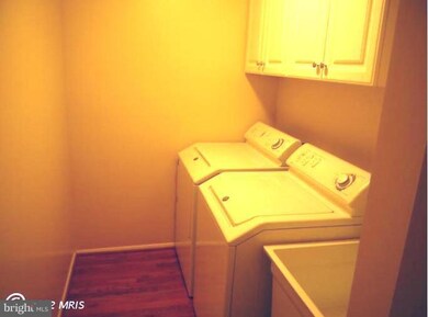 2884 Crossbow Ct, Vienna, VA 22181 - photo 6