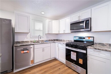 2013 Jones St, Saint Joseph, MO 64501 - photo 5