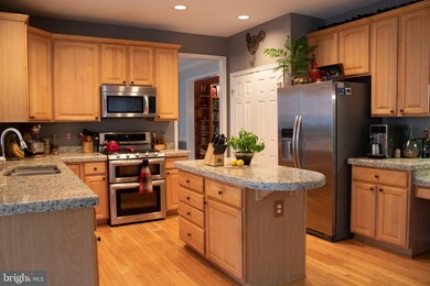 6453 Colonial Village Loop, Manassas, VA 20112 - photo 5