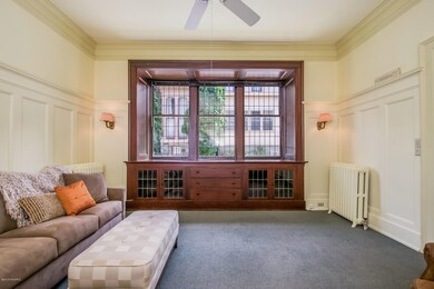 033-Living_Room-2975946-medium
