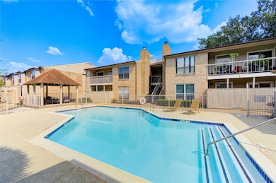 2120 Wilcrest Dr unit 220, Houston, TX 77042 - photo 4