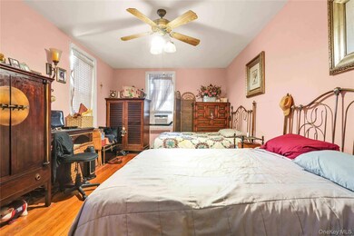 167-10 Crocheron Ave unit 1F, Flushing, NY 11358 - photo 5