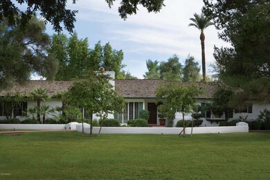Front courtyard1