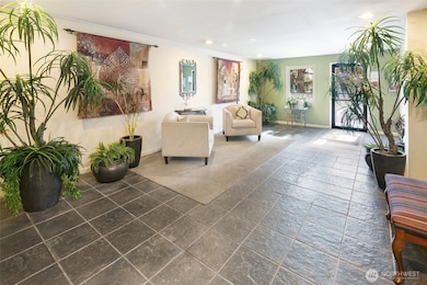 Lakeside North unit 318, Seattle, WA 98115 - photo 3