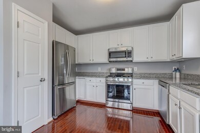 45432 Clarkes Crossing Square, Sterling, VA 20164 - photo 3