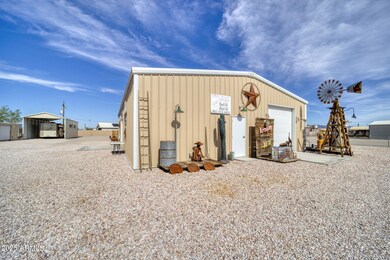 864 W Main St, Quartzsite, AZ 85346 - photo 5