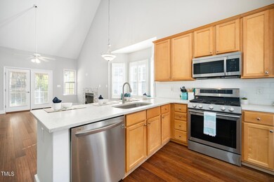 8-web-or-mls-827 Shackleton Rd (24 of 15