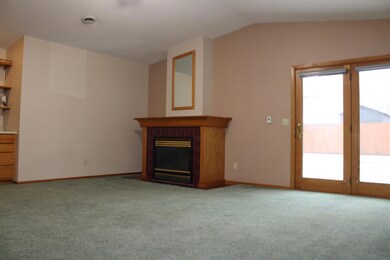 1113 Williams Ave, Mitchell, SD 57301 - photo 7