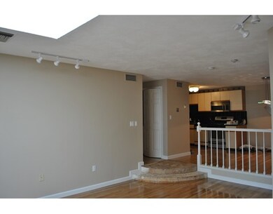 1210 Vfw Pkwy unit 9, West Roxbury, MA 02132 - photo 6