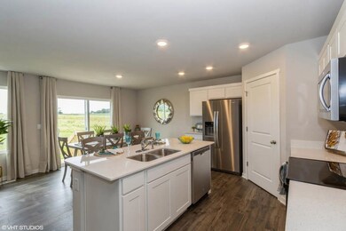 7003 Chenango Ln SW, Cedar Rapids, IA 52404 - photo 7