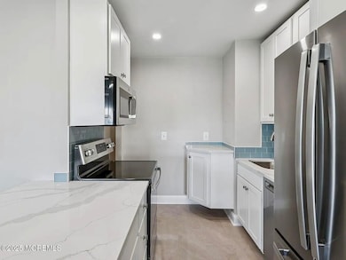 Waterside Condominiums unit H20, Edgewater, NJ 07020 - photo 7