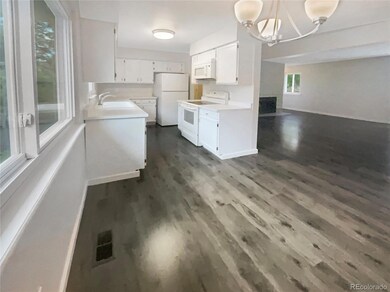 11596 E Bayaud Dr, Aurora, CO 80012 - photo 6