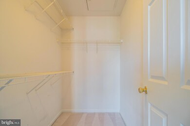 13071 Marcey Creek Rd, Herndon, VA 20171 - photo 7