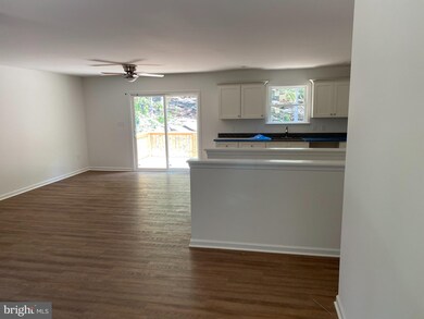 81 White Cedar Ln, Harpers Ferry, WV 25425 - photo 2