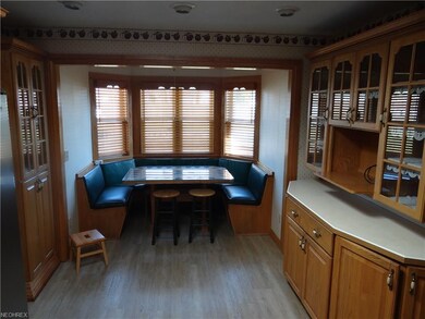 Eat-In Kitchen