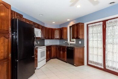 48 Elm St, Newmarket, NH 03857 - photo 4