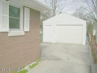 105 N 15th St, Niles, MI 49120 - photo 2