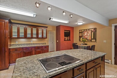 Kitchen w/Island