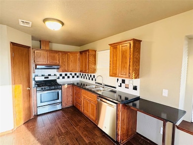 209 Bradgate Dr, Yukon, OK 73099 - photo 7