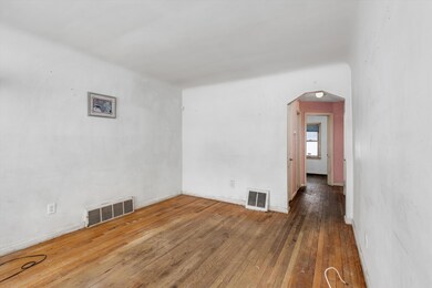 05-21211 Syracuse Ave Warren 001