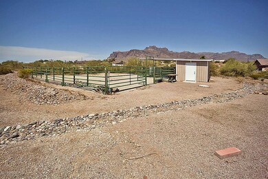 Horse Corral and Tack room Rolland Ridge