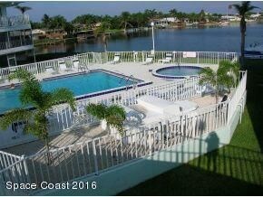 Commodore pool view