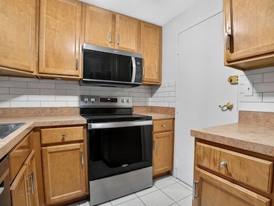 33 Lodgen Ct unit 4G, Malden, MA 02148 - photo 3