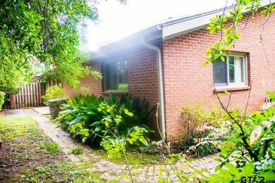 932 932 Troup Hwy, Tyler, TX 75701 - photo 2