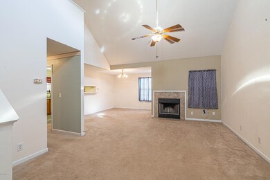 855 Parkview Dr-14