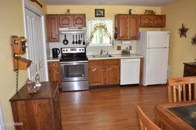 111 Canoebrook Dr, Lords Valley, PA 18428 - photo 5