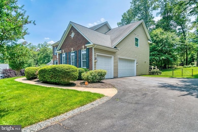 9045 John Sutherland Ln, Lorton, VA 22079 - photo 4