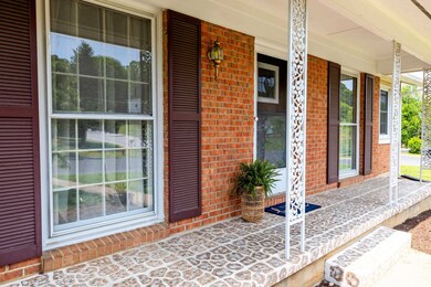 208 Thomas St, Staunton, VA 24401 - photo 3