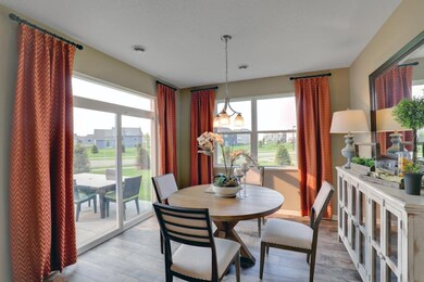 MODEL HOME PHOTOS, COLORS AND SELECTIONS MAY VARY.