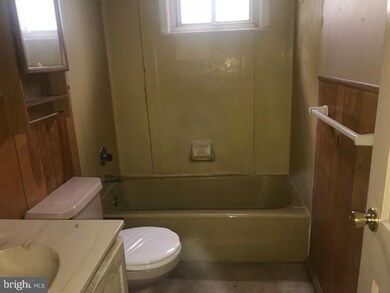 1330 Deanwood Rd, Parkville, MD 21234 - photo 7