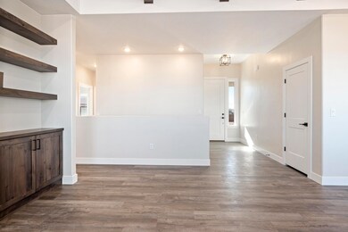 256 S 1125 W-12