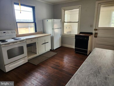 320 Biser St, Berkeley Springs, WV 25411 - photo 3