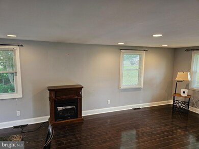 1090 Levengood Rd, Pottstown, PA 19464 - photo 5