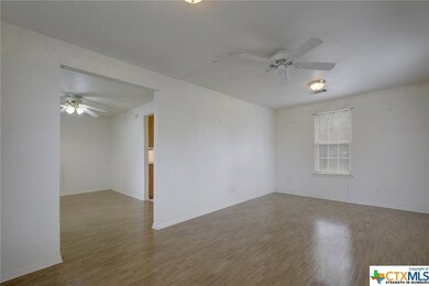 215 Porter St, San Marcos, TX 78666 - photo 4