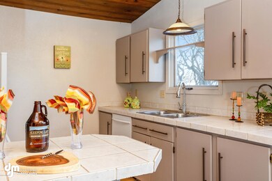 2051 Tudor Hills Dr, Anchorage, AK 99507 - photo 4