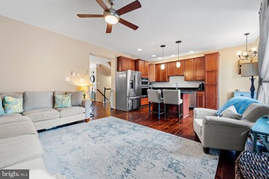 42914 Overly Square, Chantilly, VA 20152 - photo 5