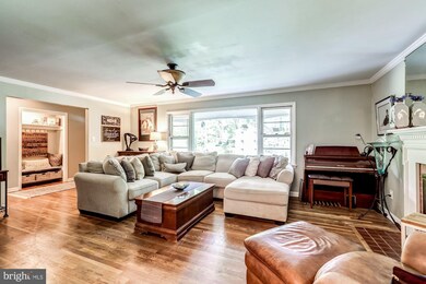 9102 Hamilton Dr, Fairfax, VA 22031 - photo 7