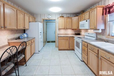 5200 Villa Dr unit 57, Davenport, IA 52806 - photo 6