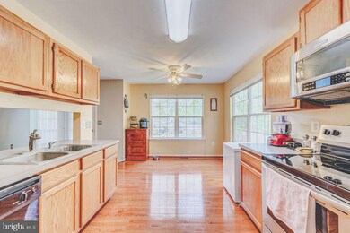 26170 Sandy Ct, Mechanicsville, MD 20659 - photo 4