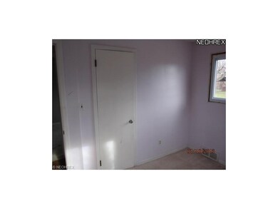 5261 E Lake Rd, Sheffield Lake, OH 44054 - photo 4