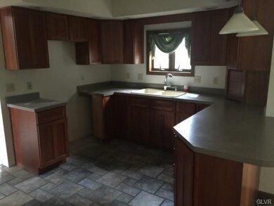 356 Chestnut St, Walnutport, PA 18088 - photo 4