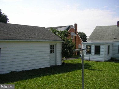 309 Commerce St, Waynesboro, PA 17268 - photo 5