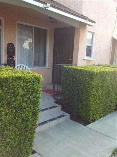 Entrance to unit #2. 1/1.
