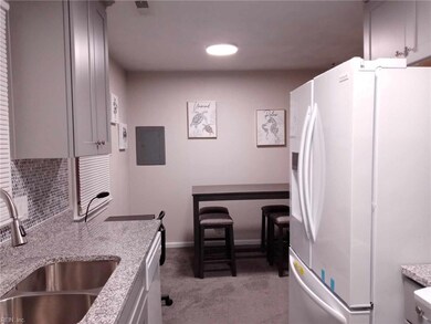 254 Hurdle Dr unit B, Chesapeake, VA 23322 - photo 2