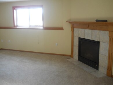 114 4th St, Brooklyn, WI 53521 - photo 4
