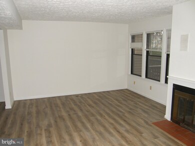 23337 Red Oak Ct, California, MD 20619 - photo 4